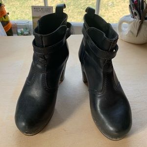 Swedish Hasbeens clog boots/booties